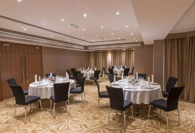 Fotos del hotel Hawthorn Suites By Wyndham Abu Dhabi City Center:  21