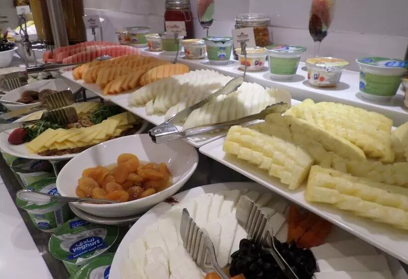 Fotos del hotel Hawthorn Suites By Wyndham Abu Dhabi City Center:  4