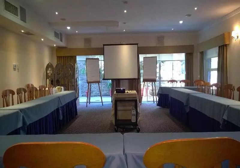 Fotos del hotel Regency Suites:  13