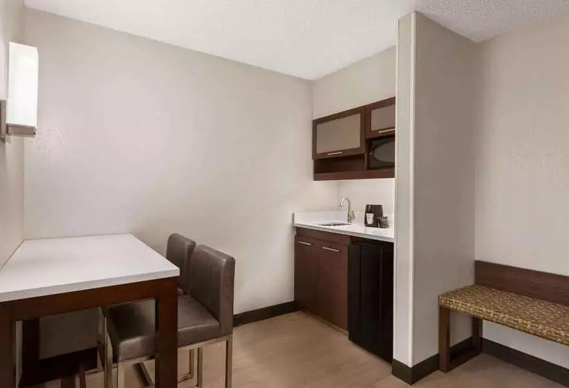Fotos del hotel Ramada By Wyndham Suites Orlando Airport:  21