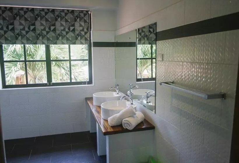 Fotos del hotel Isla Hayahay Beach Resort And Restaurant:  6