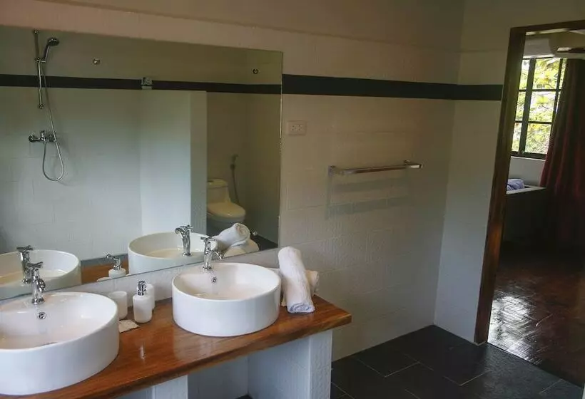 Fotos del hotel Isla Hayahay Beach Resort And Restaurant:  12