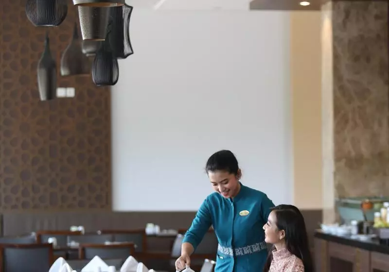 Fotos del hotel Santika Gresik:  9