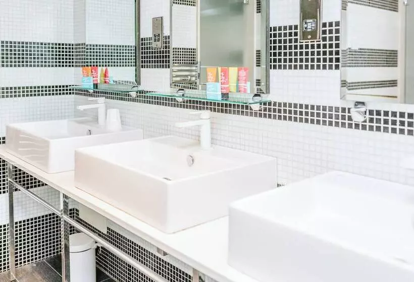 Fotos del hotel Stay Central:  23