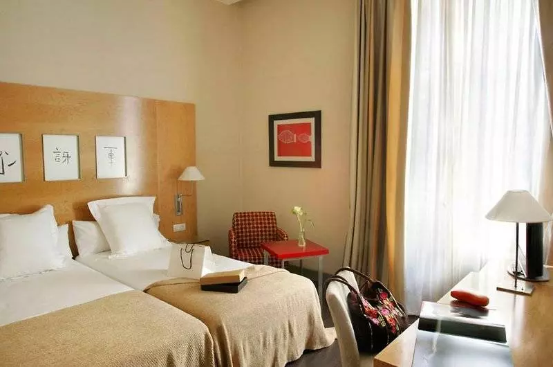 Fotos del hotel Midmost By Majestic  Group:  2