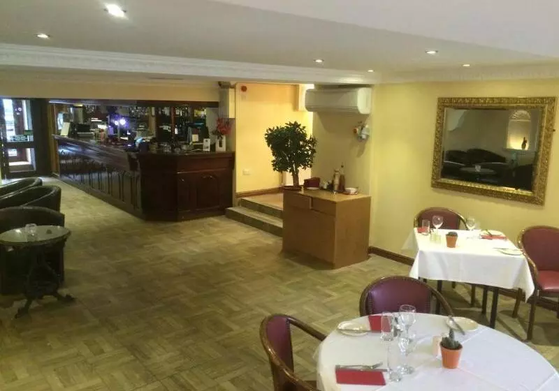 Fotos del hotel Old Mill Hotel & Lodge:  13