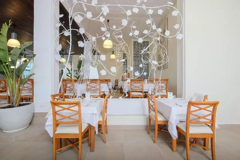 Fotos del hotel Azuline Es Mar Amantis & Ii:  7