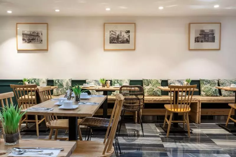 Fotos del hotel Petit Palace Plaza De La Reina:  17