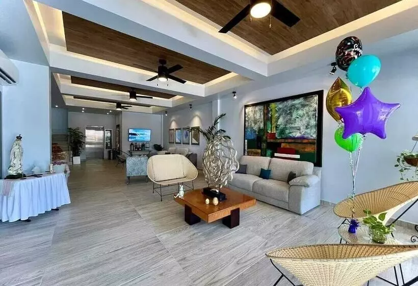 Fotos del hotel & Suites Las Palmas:  2