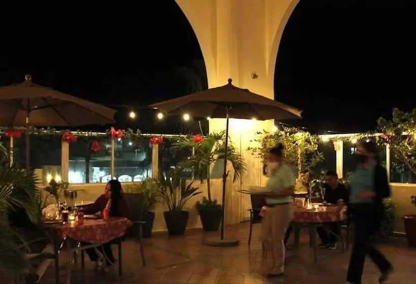 Fotos del hotel & Suites Las Palmas:  24