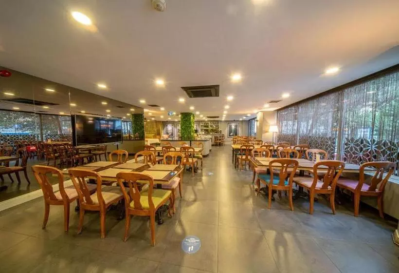 Fotos del hotel All Seasons:  18