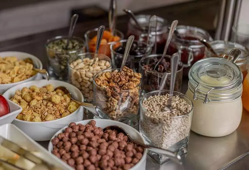 Fotos del hotel Natsionalny:  3