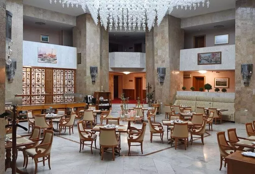 Fotos del hotel Natsionalny:  11