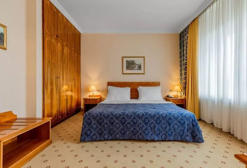 Fotos del hotel Natsionalny:  2