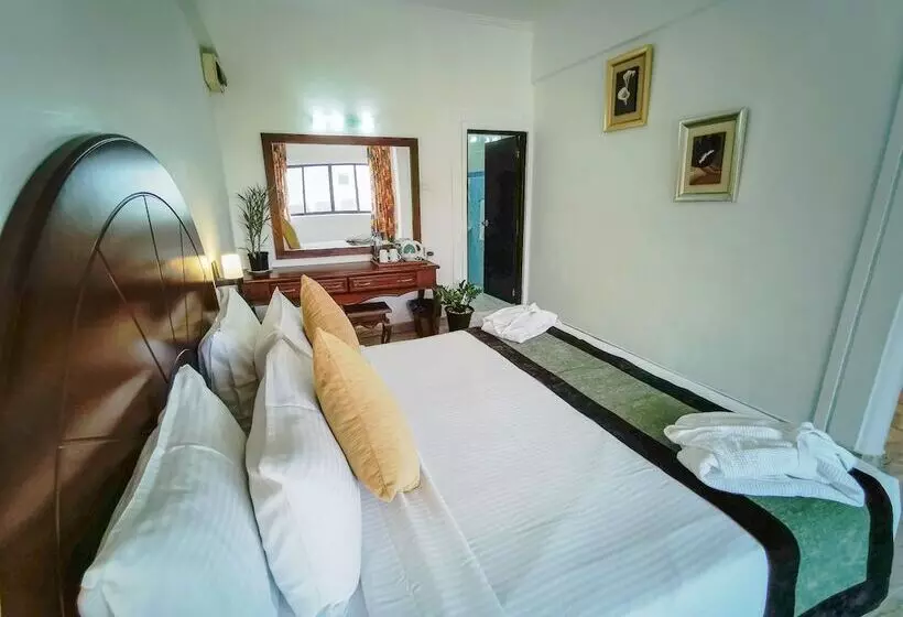 Fotos del hotel Camelot Beach:  18