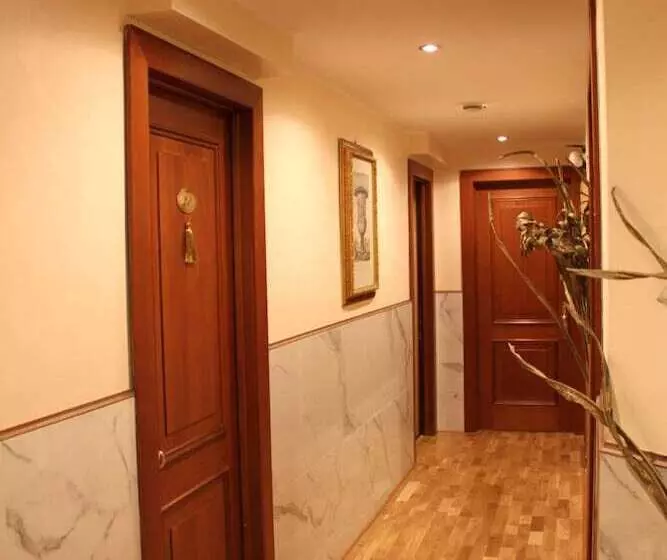 Fotos del hotel Luxury Rooms H 2000 Roma:  8