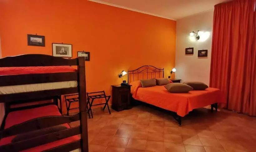 Fotos del hotel Neapolis:  6