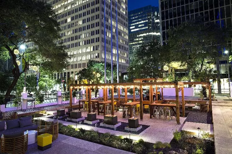 Fotos del hotel The Whitehall Houston:  7