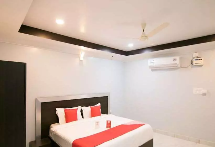 Fotos del hotel Oyo 10811 Sri Sairam Residency:  19