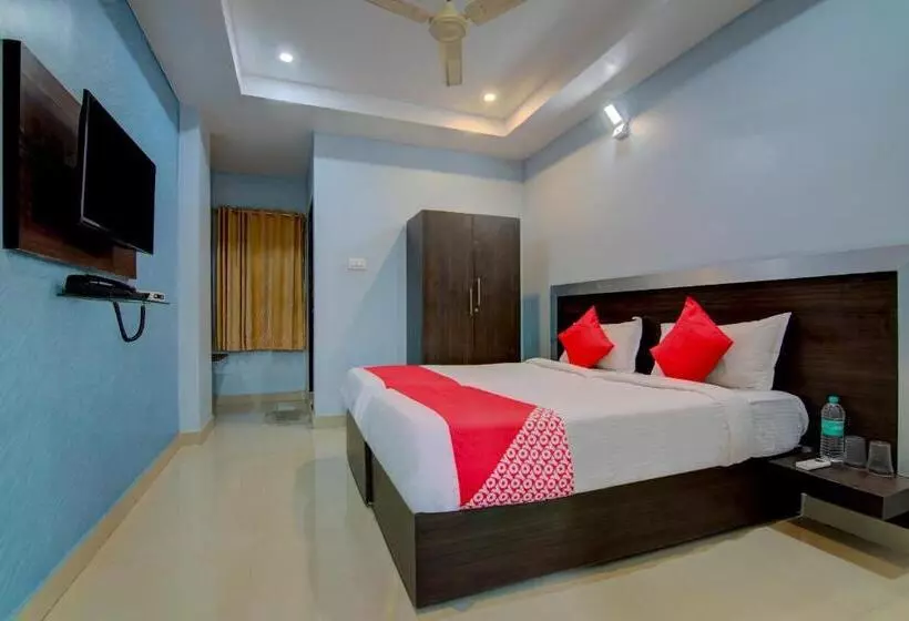 Fotos del hotel Oyo 10811 Sri Sairam Residency:  7