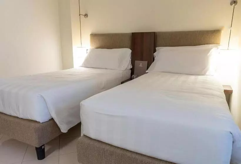 Th Roma  Carpegna Palace