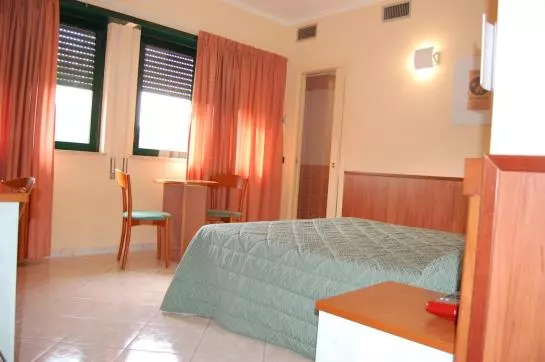 Fotos del hotel Laurence:  9