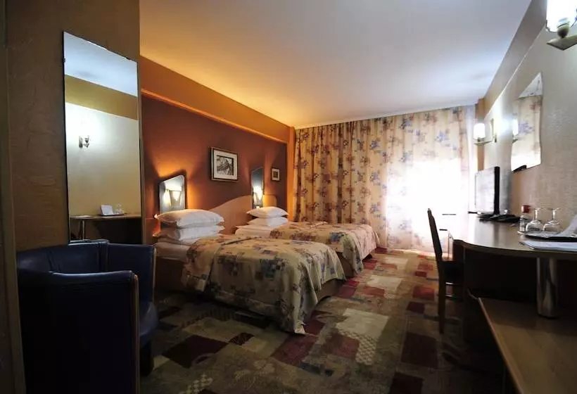 Fotos del hotel Ambassador:  2