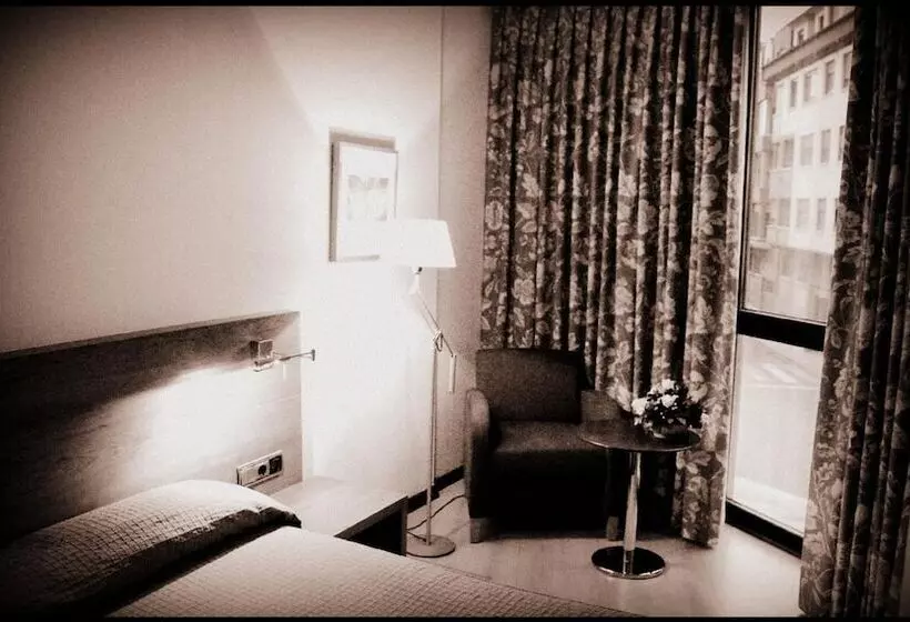 Fotos del hotel Mieres Del Camino:  8