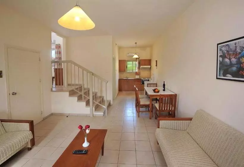 Fotos del hotel Nissiana Hotel & Bungalows:  24