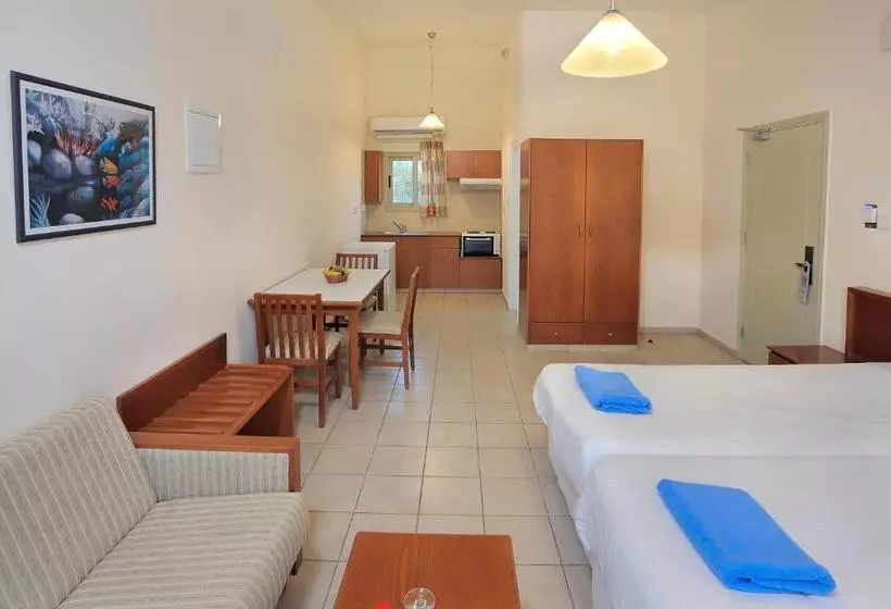 Fotos del hotel Nissiana Hotel & Bungalows:  25