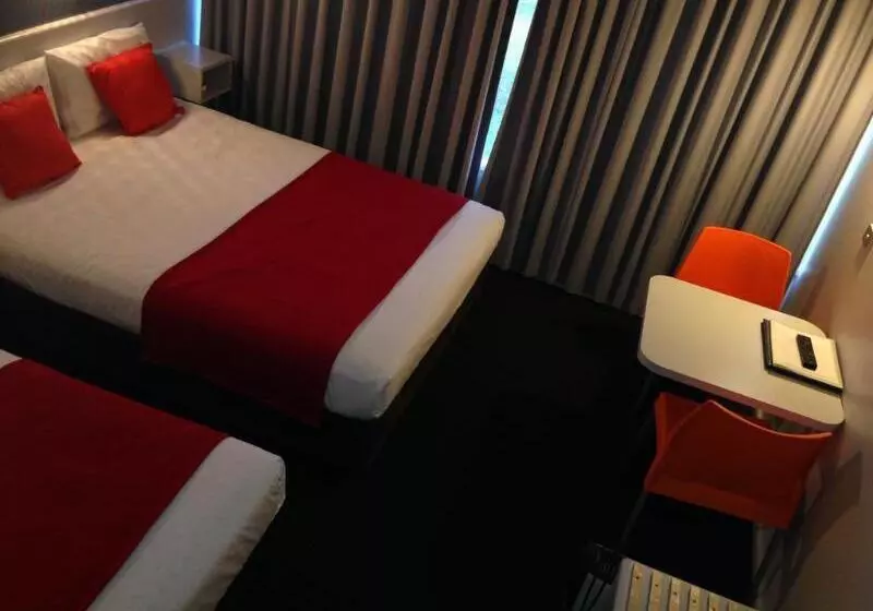 Waterfront Lodge Motel