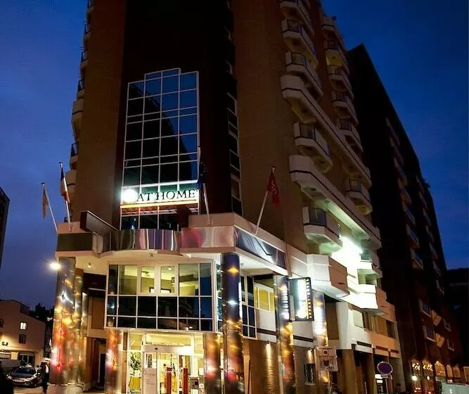 At Home Appart Hotel