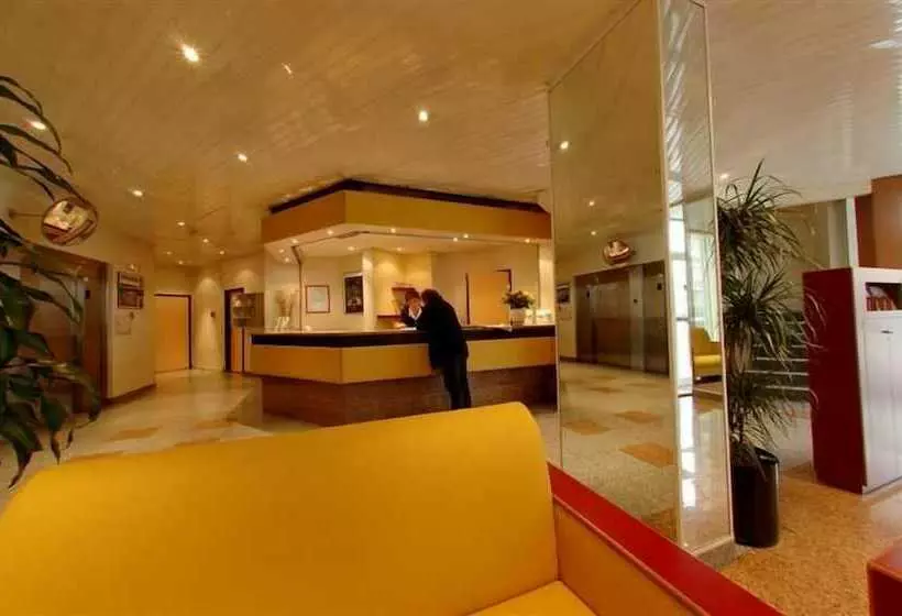 Fotos del hotel At Home Appart Hotel:  3