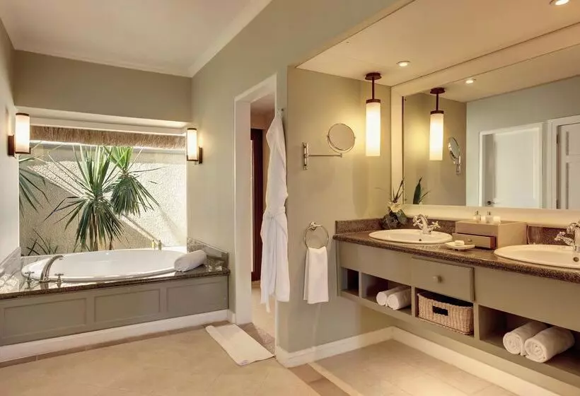 Fotos del hotel Outrigger Mauritius Beach Resort:  4