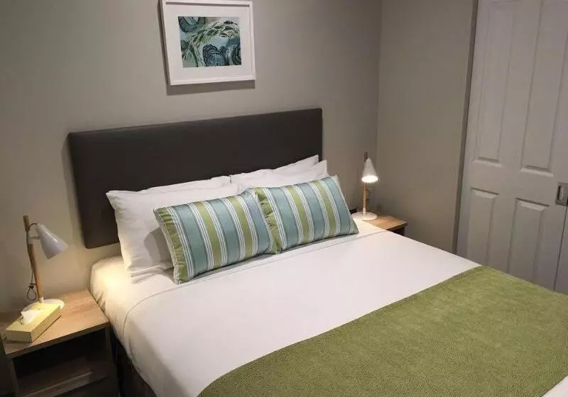 Fotos del hotel Quest Atrium Serviced Apartments:  2