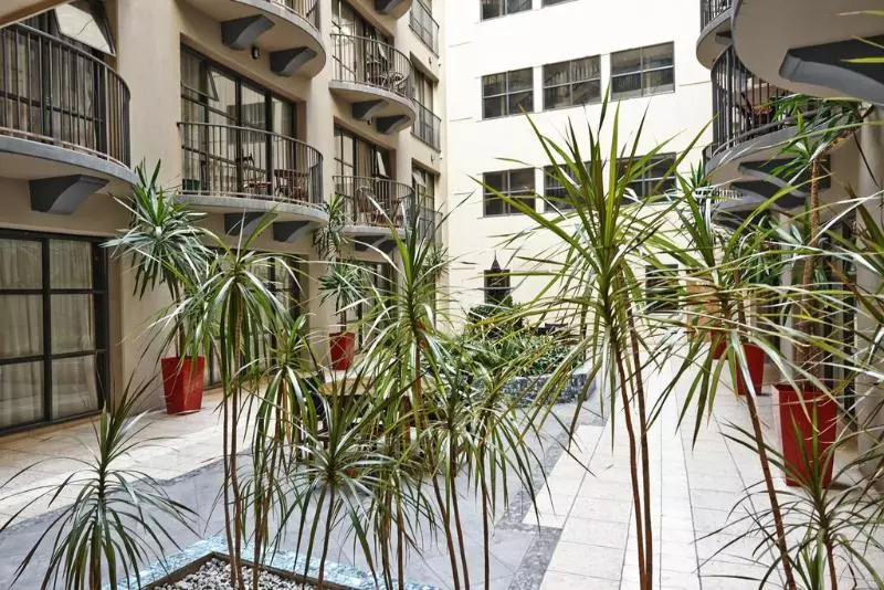 Fotos del hotel Quest Atrium Serviced Apartments:  6