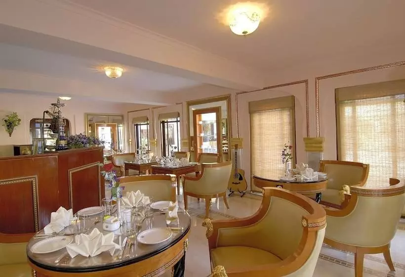 Fotos del hotel The Raj Palace (small Luxury Hotels Of The World):  14