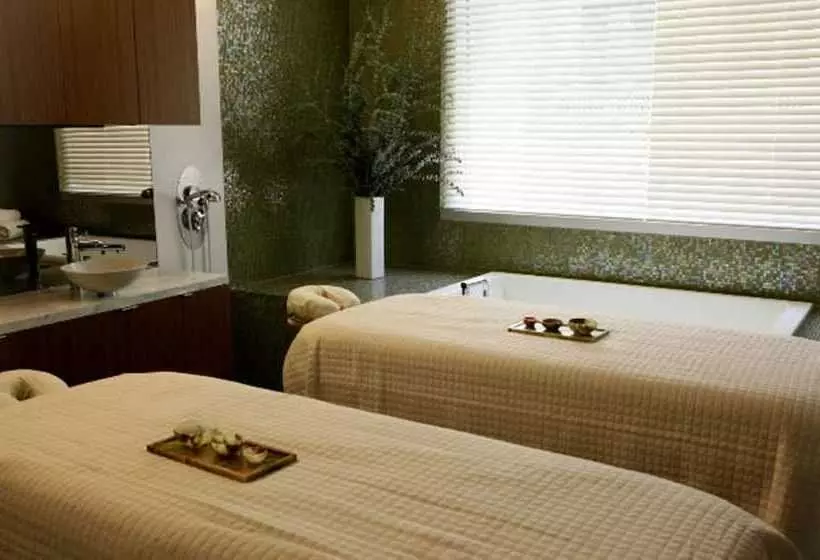 Fotos del hotel The Raj Palace (small Luxury Hotels Of The World):  2