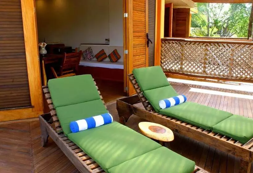 Fotos del hotel Punta Arena Surf Suites:  9