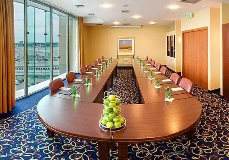 Fotos del hotel Courtyard By Marriott Warsaw Airport:  4