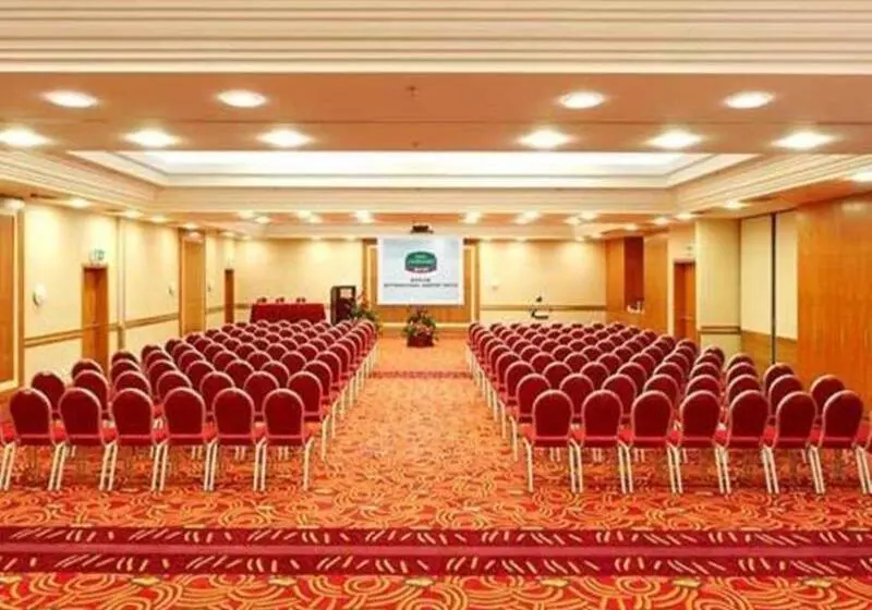 Fotos del hotel Courtyard By Marriott Warsaw Airport:  11