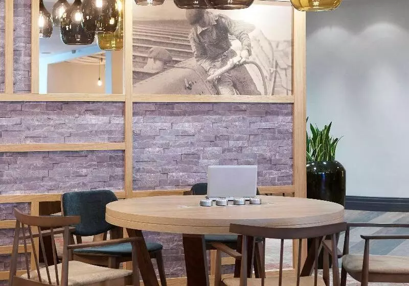 Fotos del hotel Mercure Cardiff Holland House  & Spa:  22