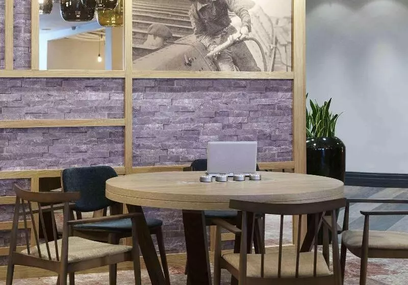 Fotos del hotel Mercure Cardiff Holland House  & Spa:  23