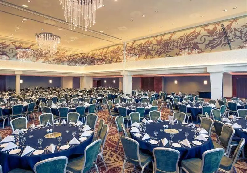 Fotos del hotel Mercure Cardiff Holland House  & Spa:  25