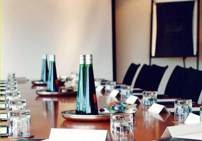 Fotos del hotel Mercure Cardiff Holland House  & Spa:  21