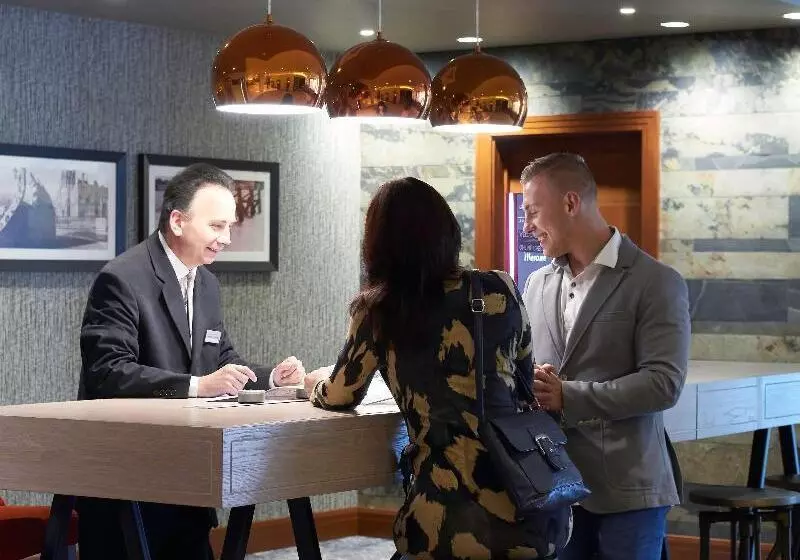 Fotos del hotel Mercure Cardiff Holland House  & Spa:  20