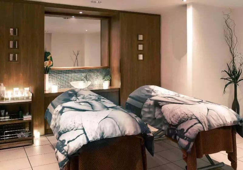 Mercure Cardiff Holland House  & Spa