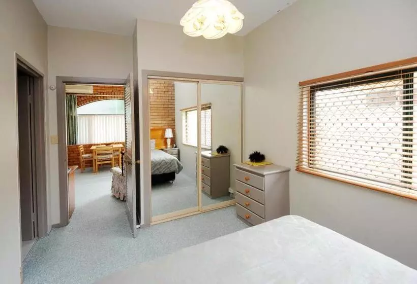 Fotos del hotel The Tahitian Holiday Apartments:  8