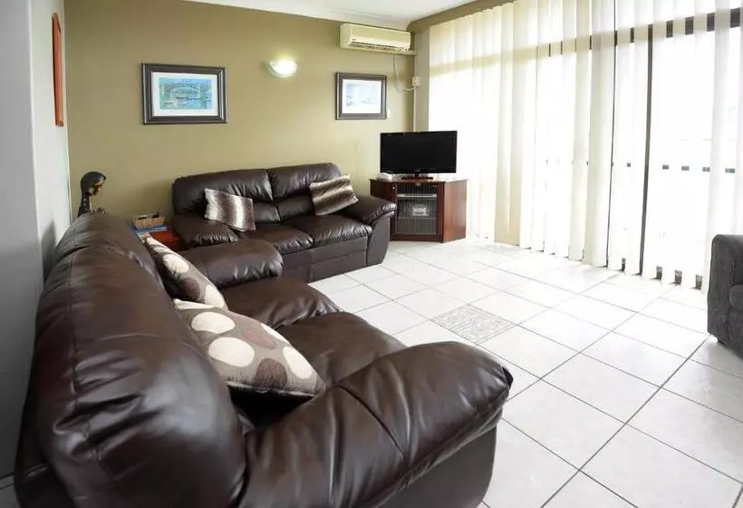 Fotos del hotel The Tahitian Holiday Apartments:  2
