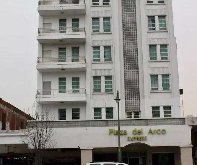Plaza Del Arco Express